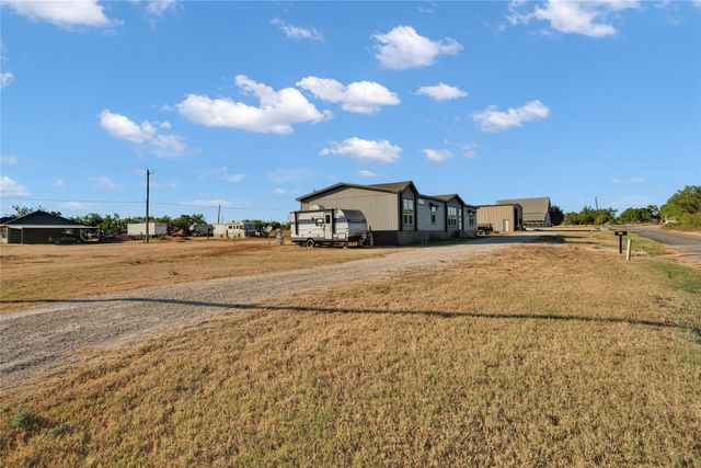 2032 Avenue L, Anson, TX 79501