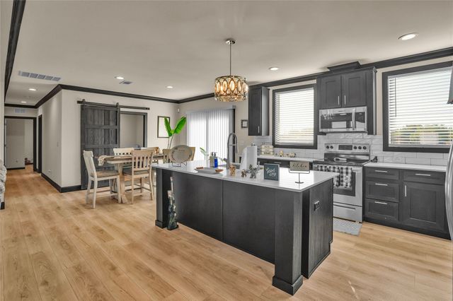 2032 Avenue L, Anson, TX 79501