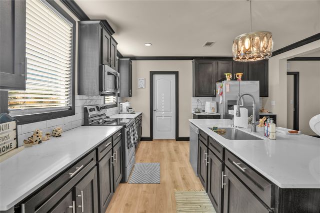 2032 Avenue L, Anson, TX 79501