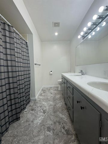 3712 Harvard Drive, Bakersfield, CA 93306