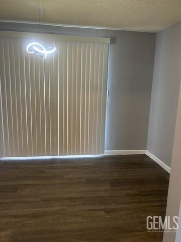 3712 Harvard Drive, Bakersfield, CA 93306