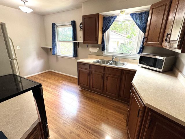907 Bruce Street, Ann Arbor, MI 48103