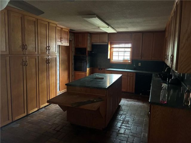7030 Laverne Drive S, Mobile, AL 36618