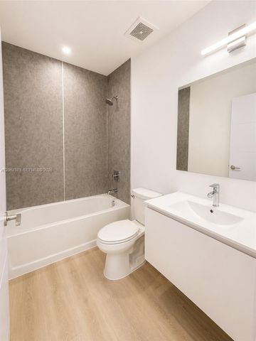 552 NW 7th St 6, Florida City, FL 33034
