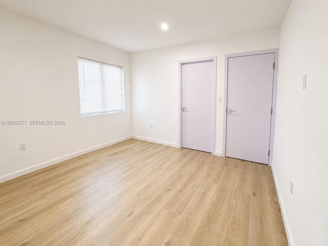 552 NW 7th St 6, Florida City, FL 33034