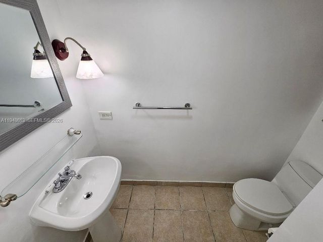 441 NE 195th St 105, Miami, FL 33179