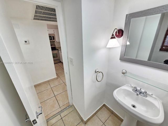 441 NE 195th St 105, Miami, FL 33179