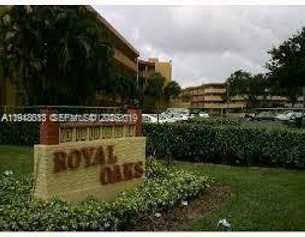 441 NE 195th St 105, Miami, FL 33179