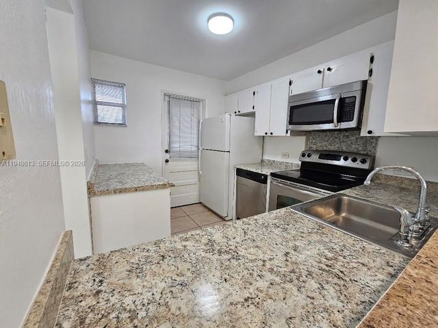 441 NE 195th St 105, Miami, FL 33179