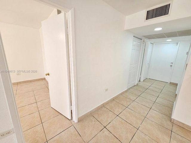 441 NE 195th St 105, Miami, FL 33179