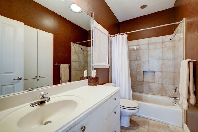 13243 Binnacle Way, Galveston, TX 77554