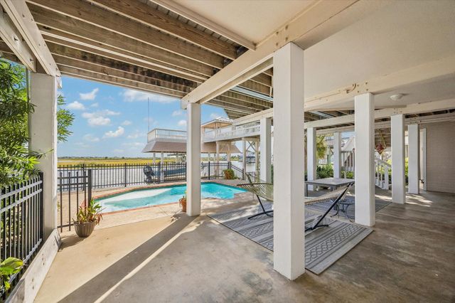 13243 Binnacle Way, Galveston, TX 77554