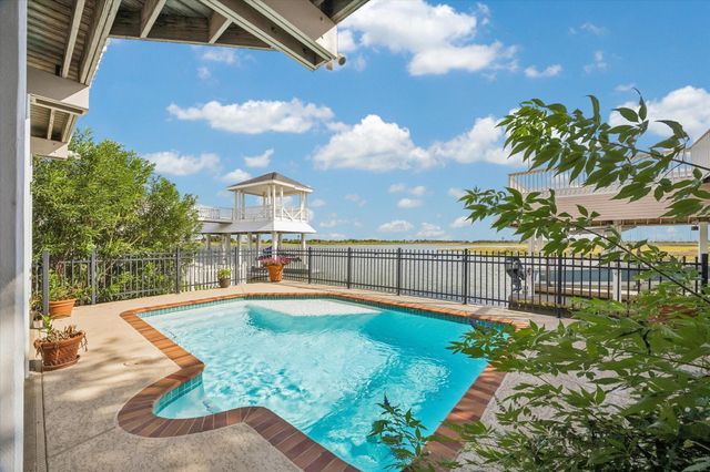 13243 Binnacle Way, Galveston, TX 77554