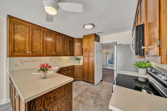 S 2518 Clearing RD, Salem, VA 24153