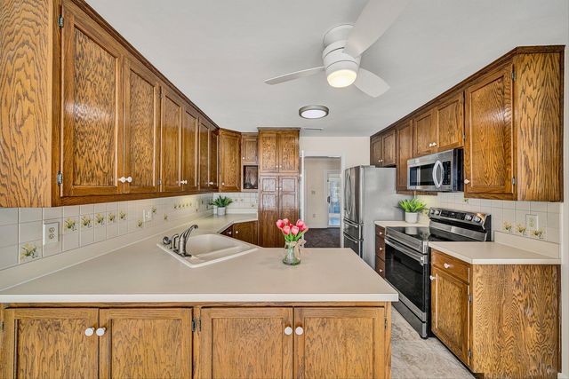 S 2518 Clearing RD, Salem, VA 24153