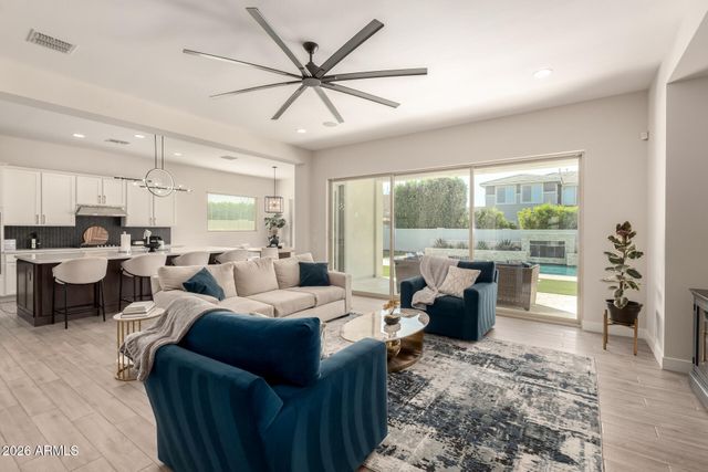 10337 E TRILLIUM Avenue, Mesa, AZ 85212