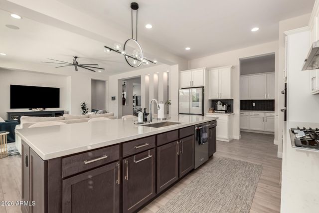 10337 E TRILLIUM Avenue, Mesa, AZ 85212