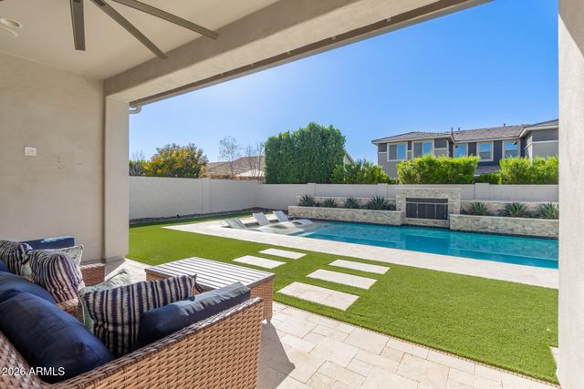 10337 E TRILLIUM Avenue, Mesa, AZ 85212