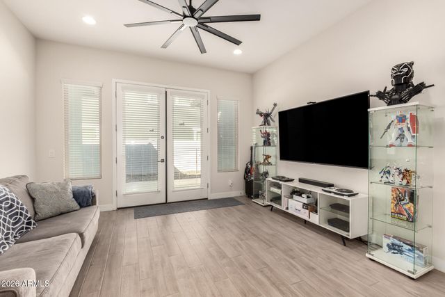 10337 E TRILLIUM Avenue, Mesa, AZ 85212