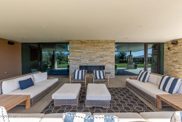 10337 E TRILLIUM Avenue, Mesa, AZ 85212