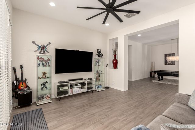 10337 E TRILLIUM Avenue, Mesa, AZ 85212