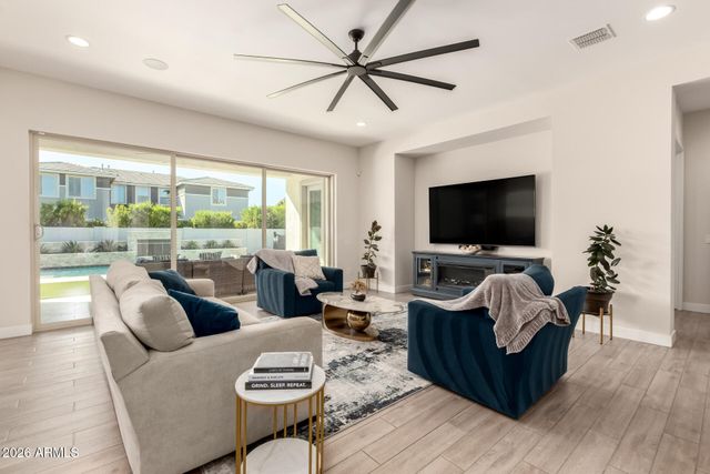 10337 E TRILLIUM Avenue, Mesa, AZ 85212