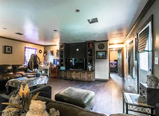 6001 Sandyhill Road, Choctaw, OK 73020