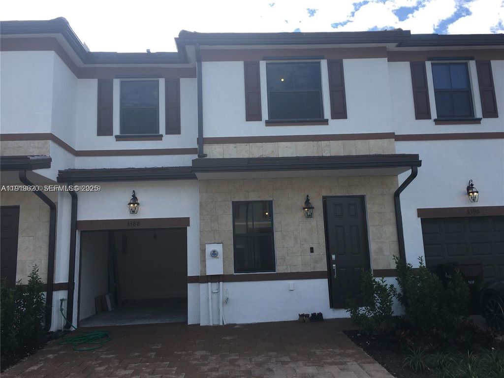 3388 W 100th Ter, Hialeah, FL 33018