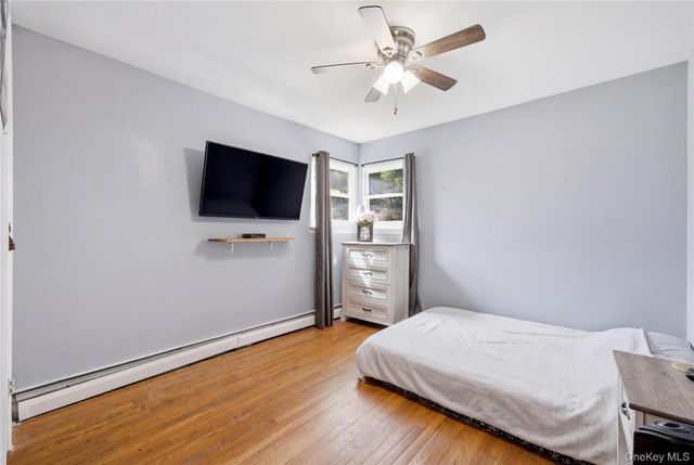 32 46th Street, Islip, NY 11751