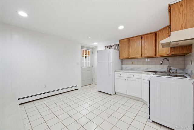 32 46th Street, Islip, NY 11751