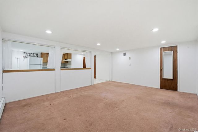 32 46th Street, Islip, NY 11751