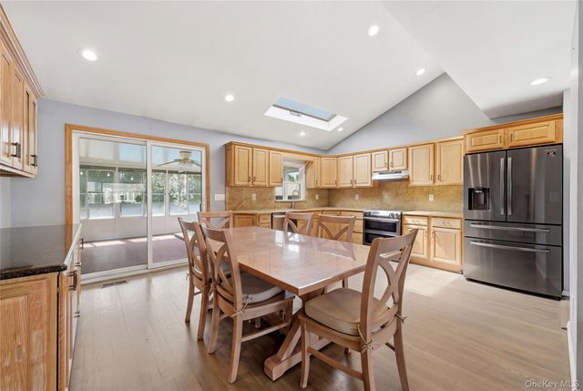 32 46th Street, Islip, NY 11751