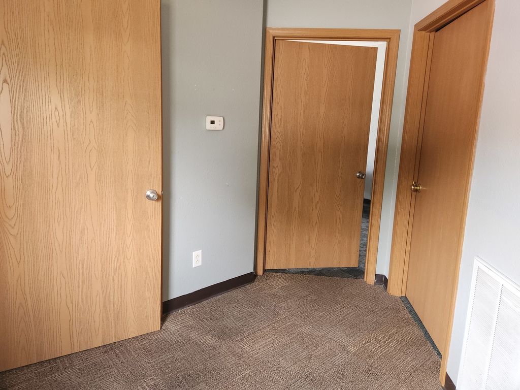Image 15 of property listing at 128 N 3rd Street, Mt Vernon, IL 62864