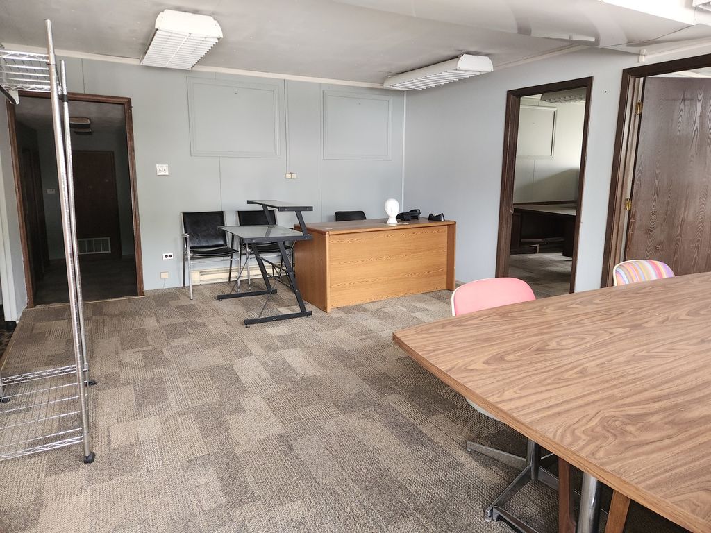 Image 5 of property listing at 128 N 3rd Street, Mt Vernon, IL 62864