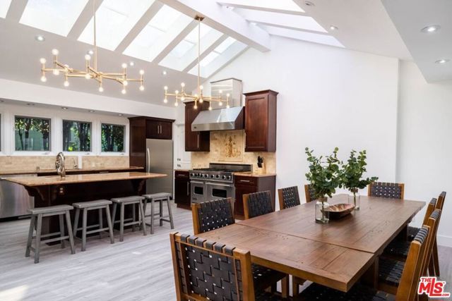 11331 Isleta Street, Los Angeles, CA 90049