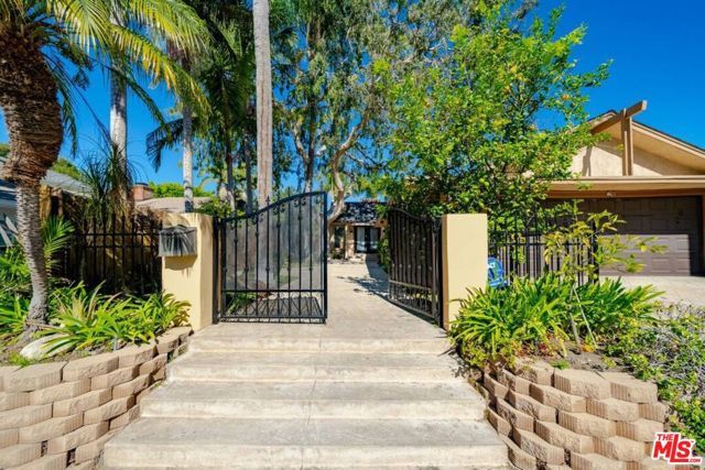 11331 Isleta Street, Los Angeles, CA 90049