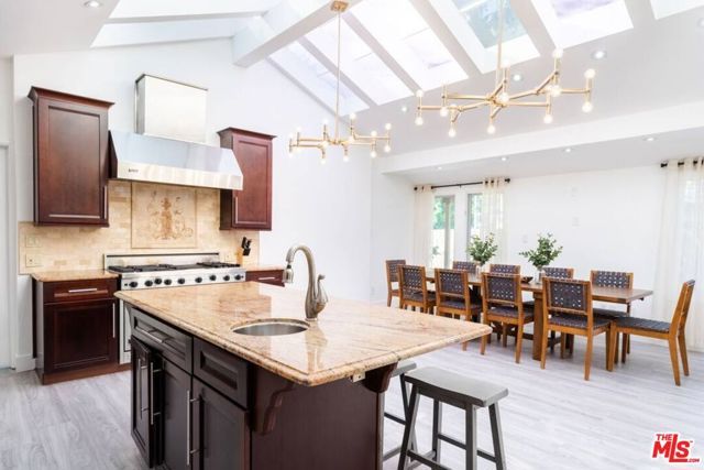 11331 Isleta Street, Los Angeles, CA 90049