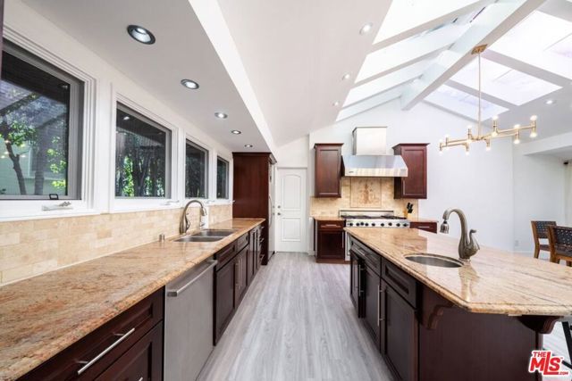 11331 Isleta Street, Los Angeles, CA 90049