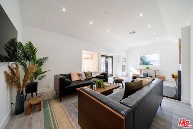 11331 Isleta Street, Los Angeles, CA 90049