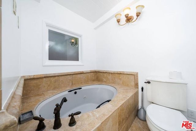 11331 Isleta Street, Los Angeles, CA 90049