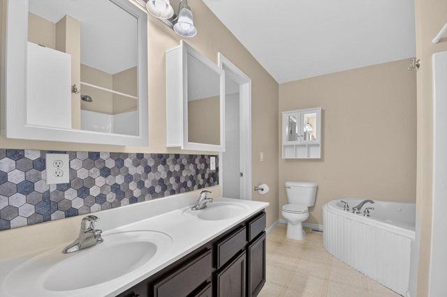 979 Rhyners LANE, Twin Lakes, WI 53181