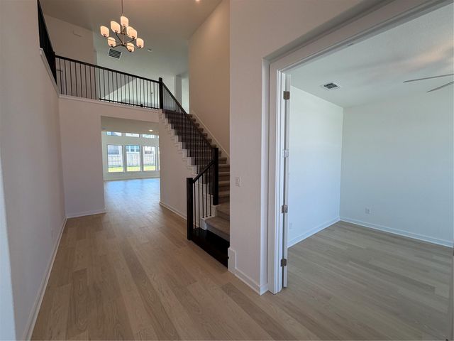 101 Gibbs DR, Liberty Hill, TX 78642