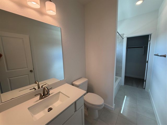 101 Gibbs DR, Liberty Hill, TX 78642