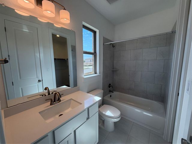 101 Gibbs DR, Liberty Hill, TX 78642