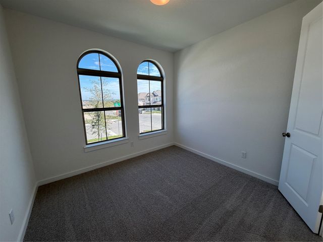 101 Gibbs DR, Liberty Hill, TX 78642