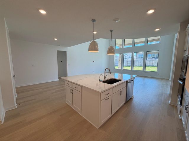 101 Gibbs DR, Liberty Hill, TX 78642