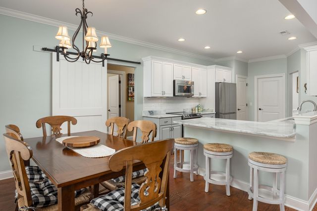 818 Lynnstone Drive, Chattanooga, TN 37405