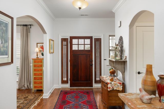 818 Lynnstone Drive, Chattanooga, TN 37405