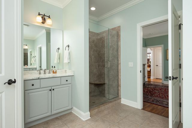 818 Lynnstone Drive, Chattanooga, TN 37405