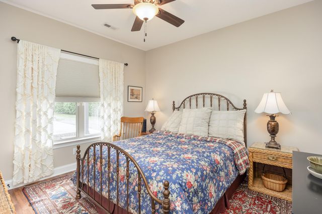 818 Lynnstone Drive, Chattanooga, TN 37405